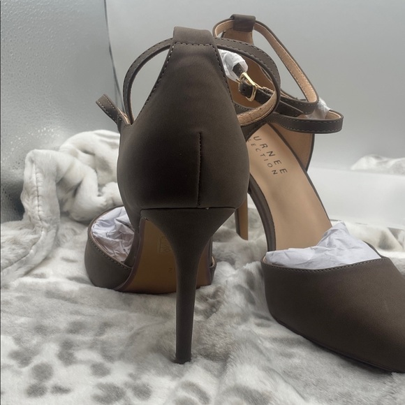 Journee Collection Women's Lilyann Multi Strap Stiletto Pointed Toe Pumps, sz 12 - Picture 5 of 7